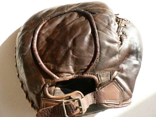 D&M Basemitt 3 Back